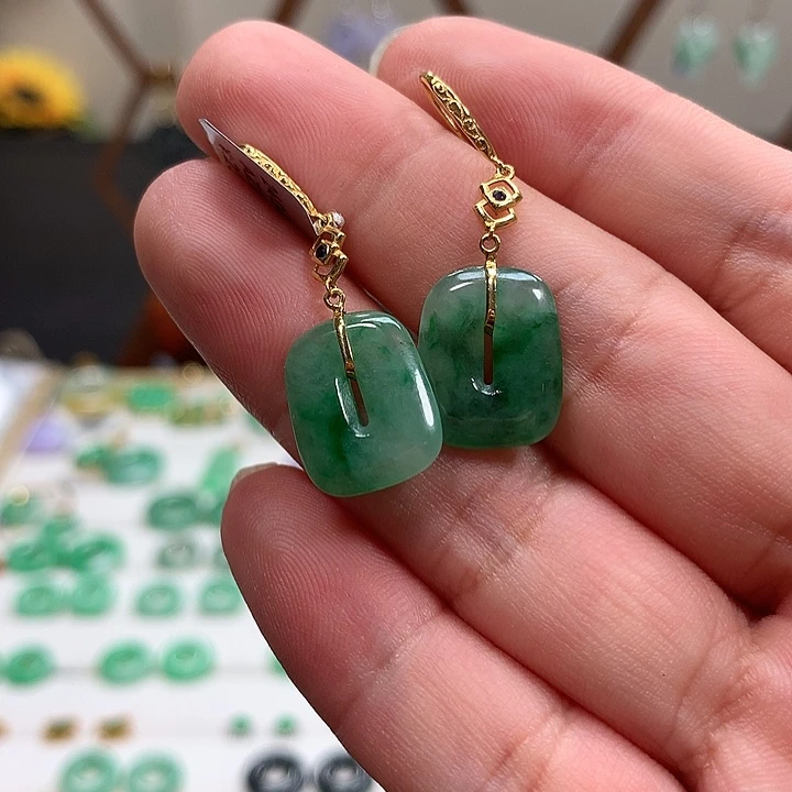 翡翠18K金镶嵌耳饰天然翡翠