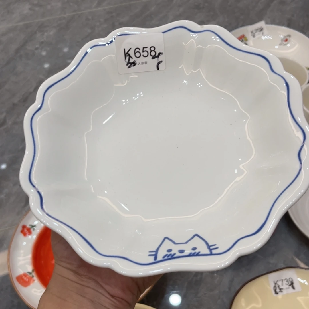 陶瓷微瑕餐具介意勿拍，满18飞！