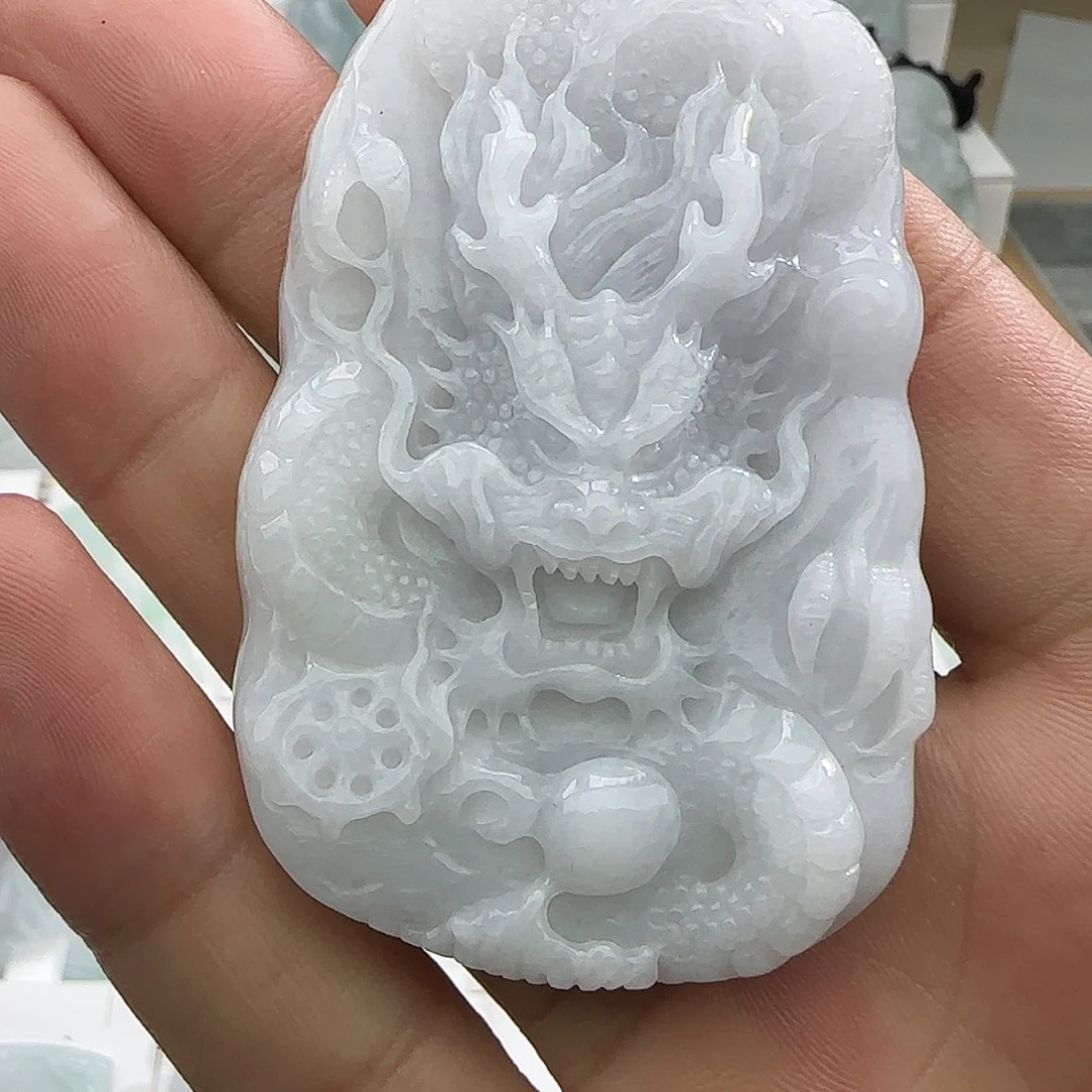 沧***M翡翠未镶嵌颈饰翡翠