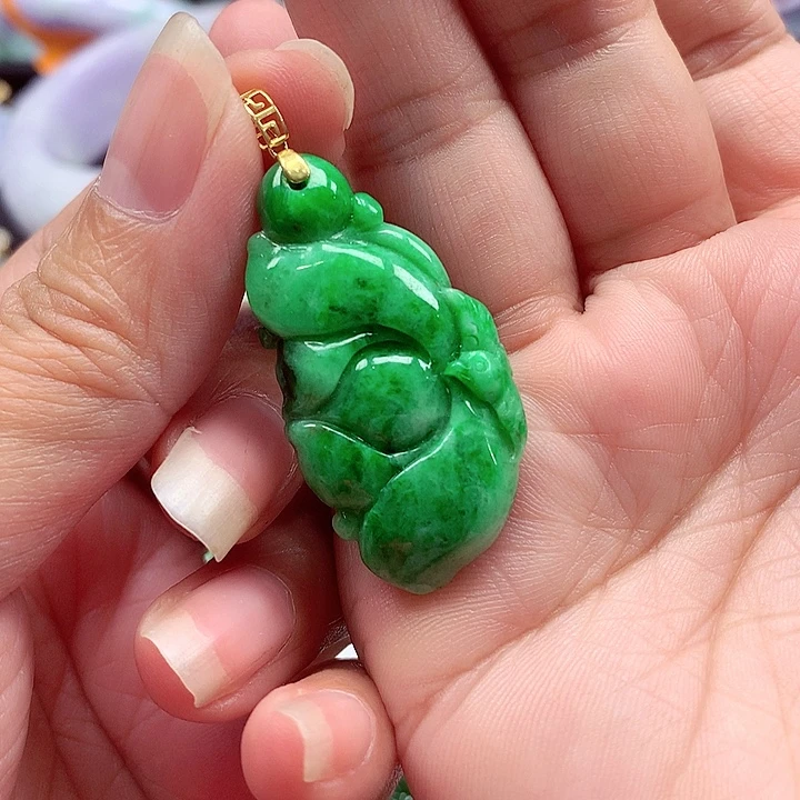 翡翠18K金镶嵌颈饰翡翠