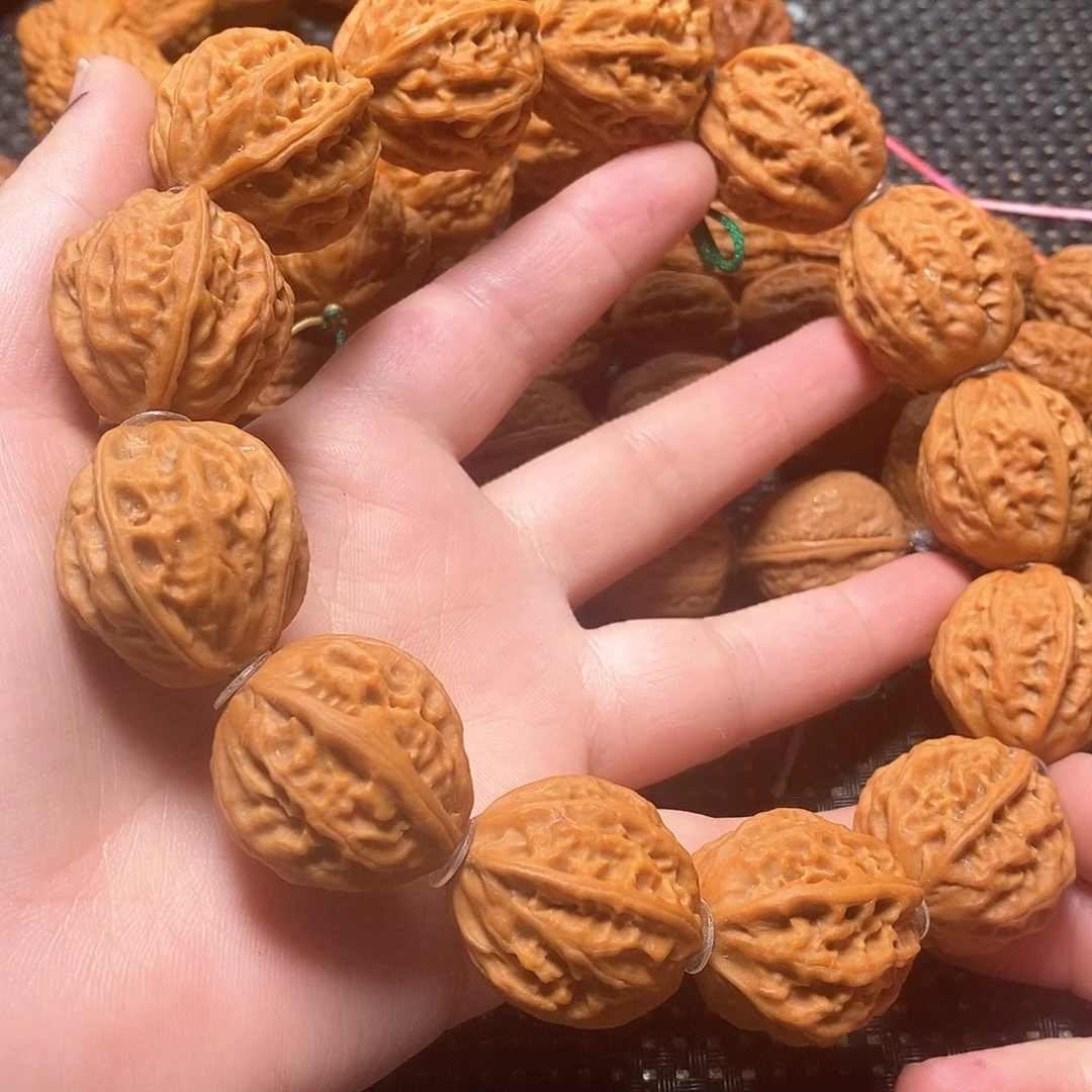 文玩核桃手串粗筋珊瑚