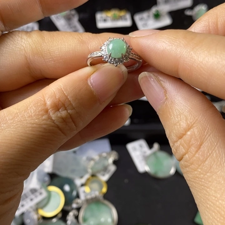 翡翠未镶嵌颈饰颈饰未镶嵌翡翠