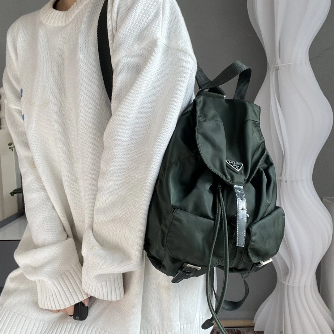 95新 Prada/普拉达 【可】军绿色尼龙小书包 00 1127