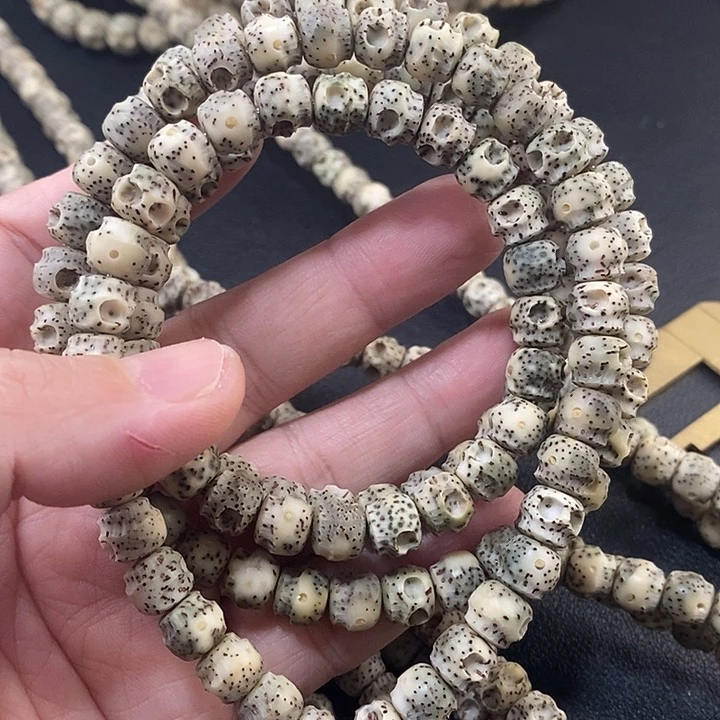 手串星月菩提雕刻小骷髅8×7