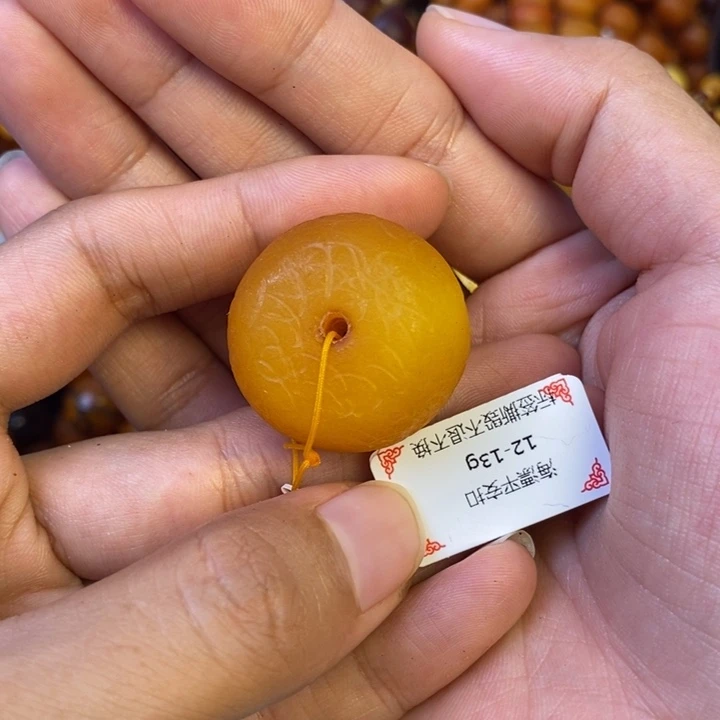 未镶嵌琥珀珠宝奇石