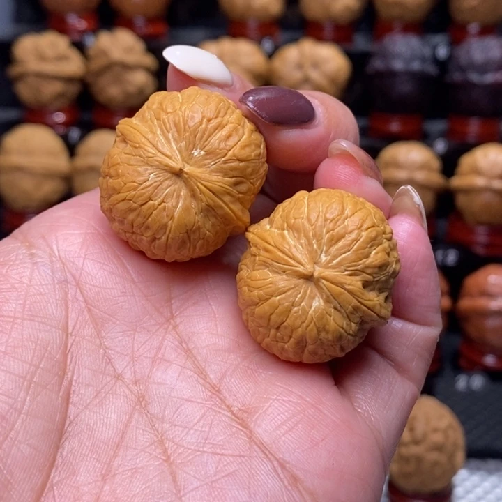 文玩核桃把件手捻金豆豆30尺…………01