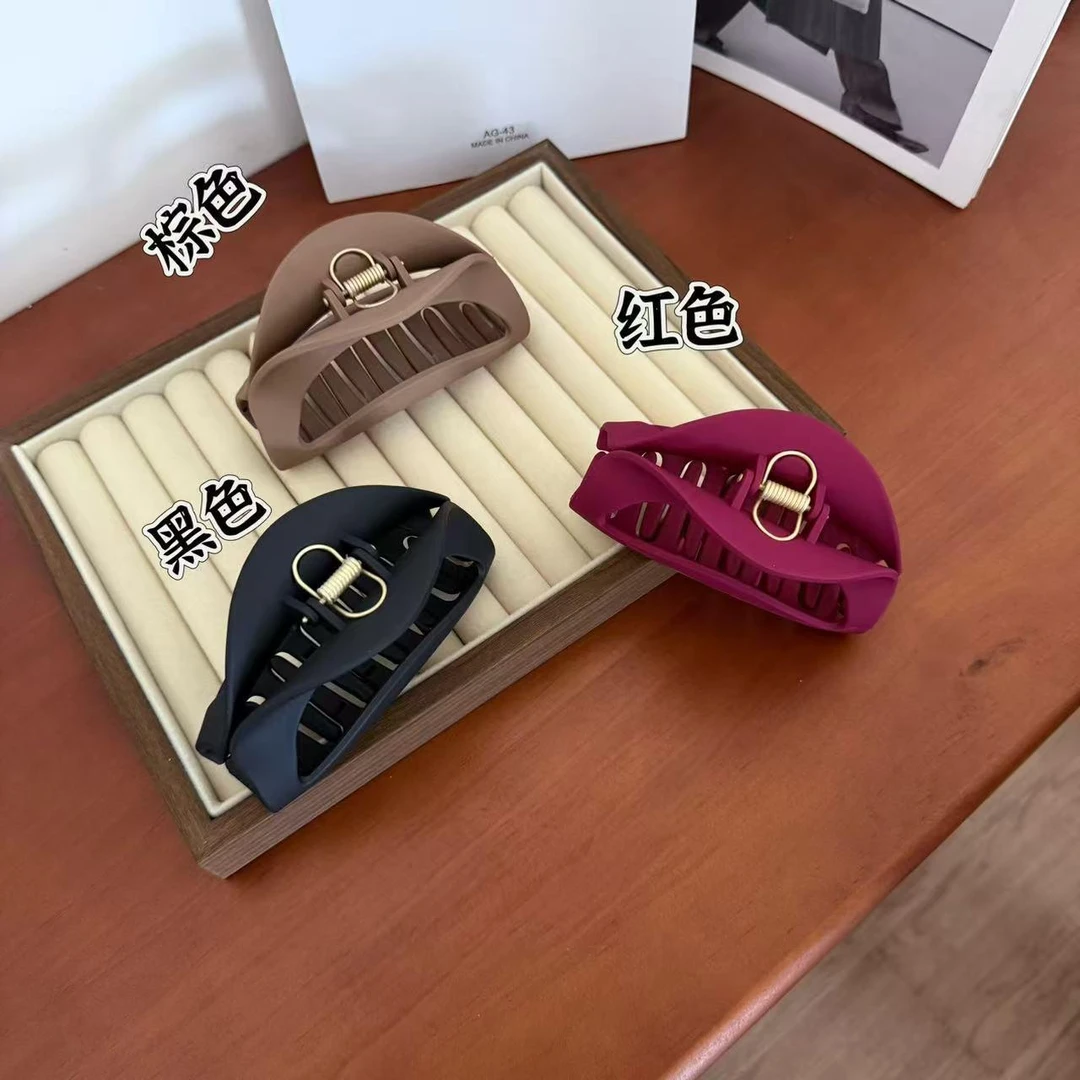 软质硅胶抓夹法式高级感镂空鲨鱼夹后脑勺盘发美拉德发夹