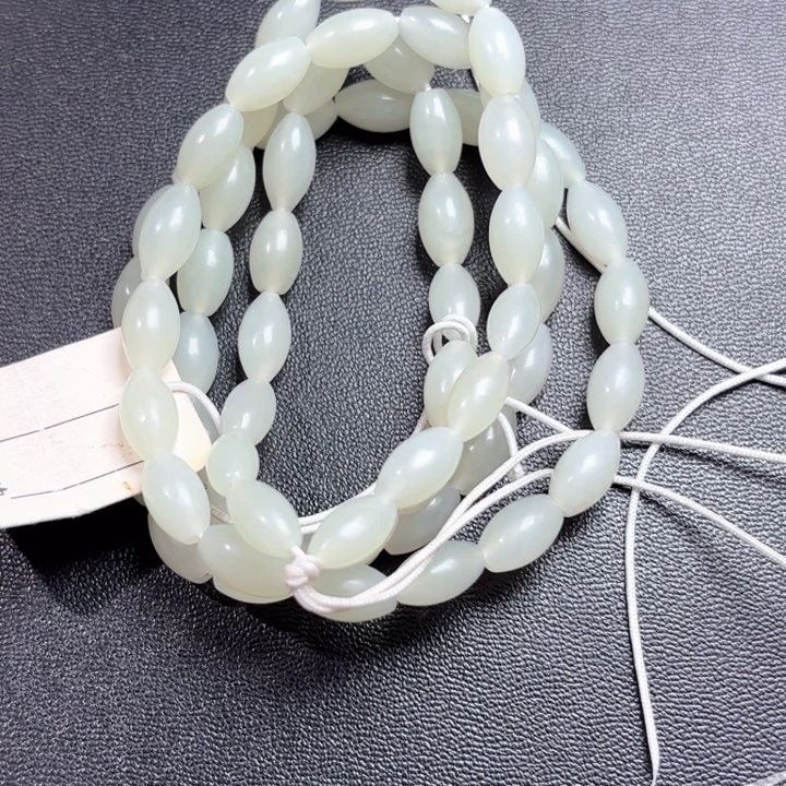 和田玉未镶嵌颈饰白***毛