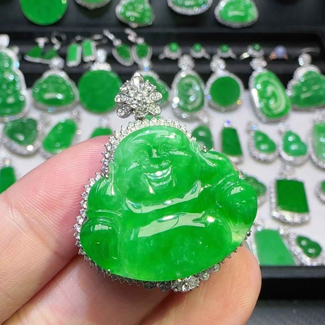 翡翠18K金镶嵌颈饰佛公