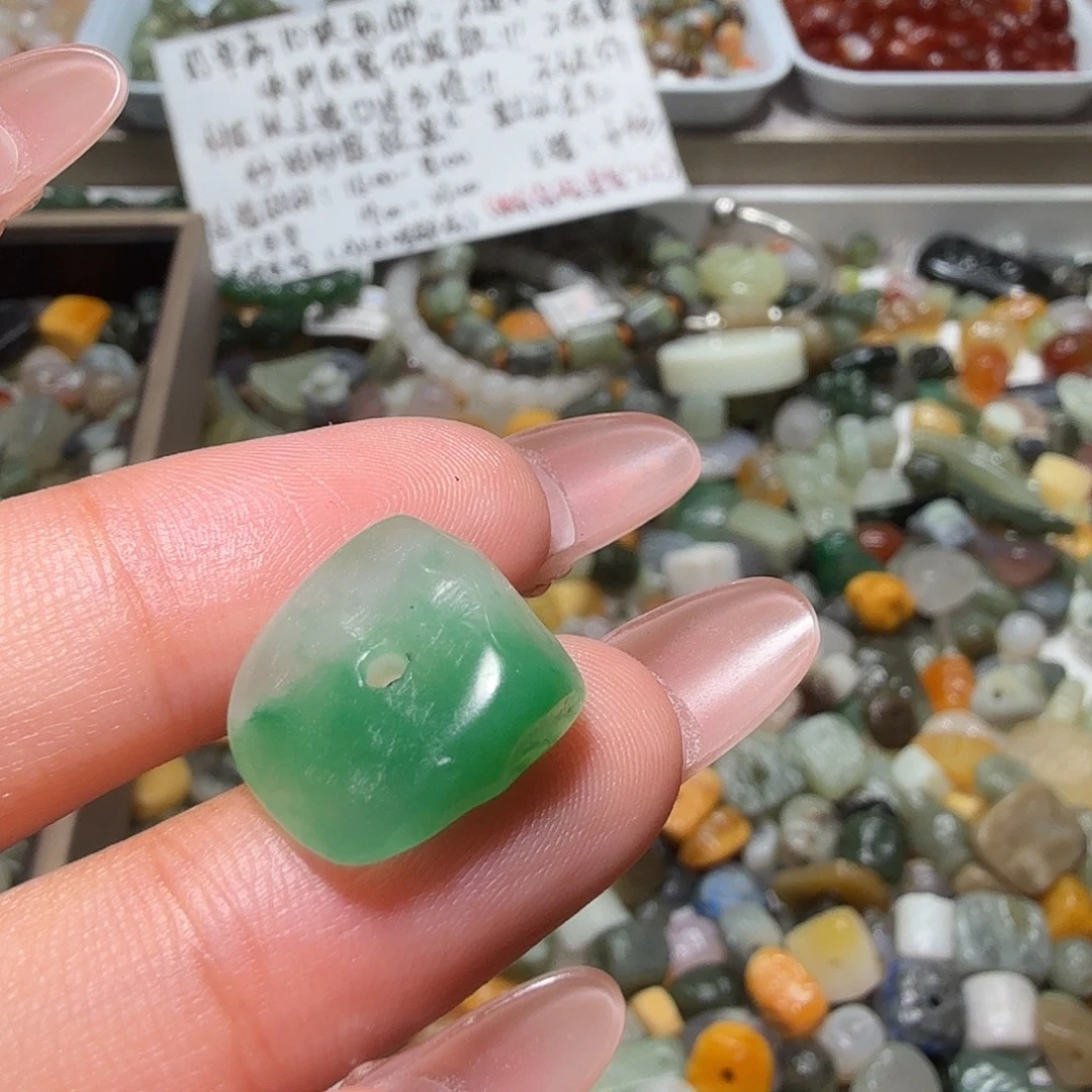 和田玉未镶嵌珠宝奇石