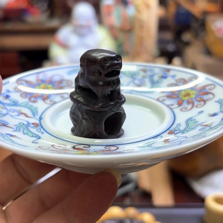 瓷片精致雕刻工艺