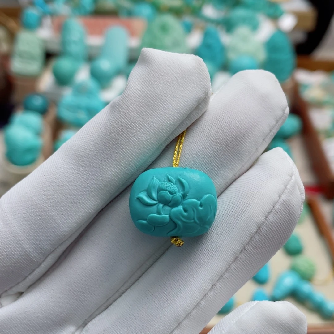 绿松石未镶嵌珠宝奇石