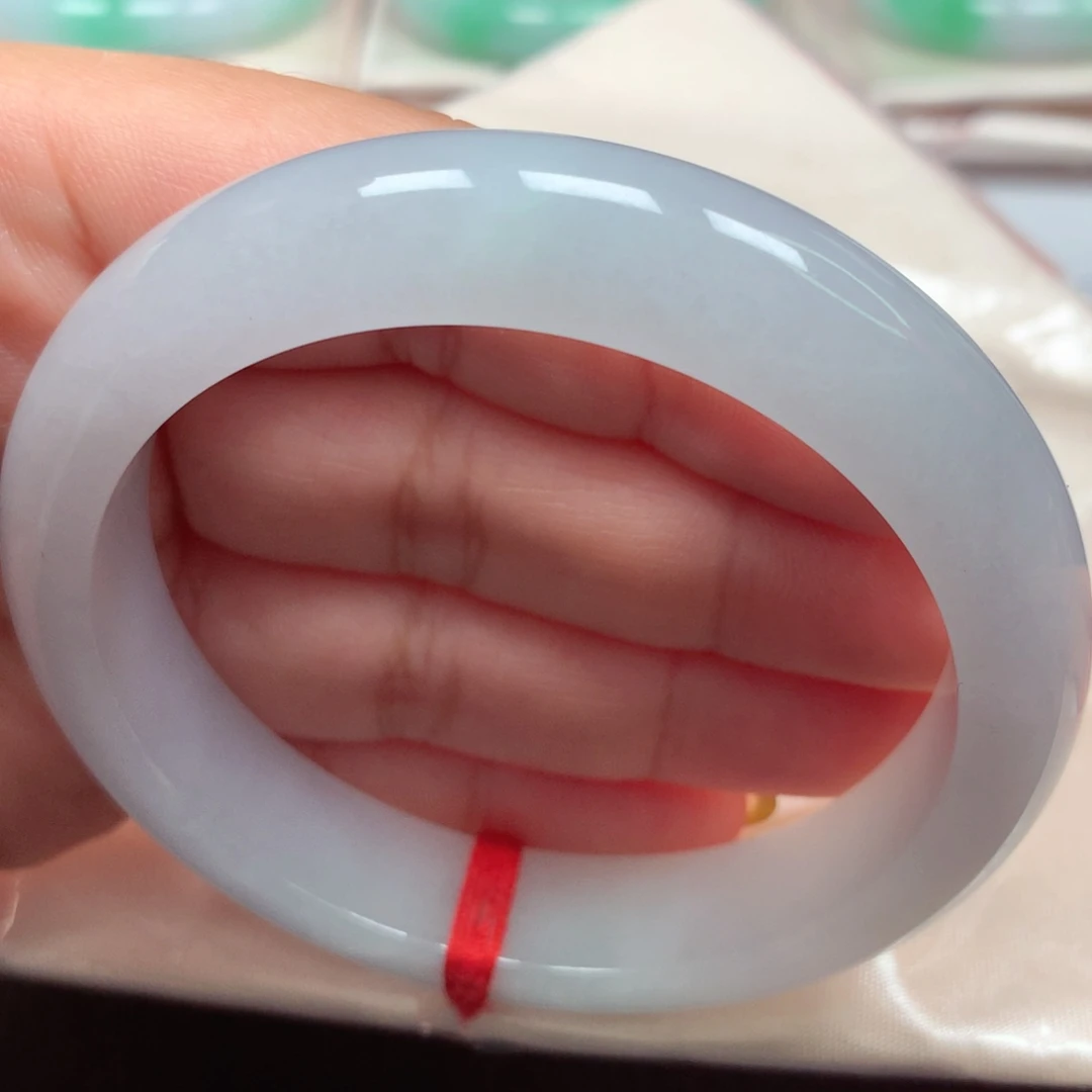 翡翠未镶嵌手镯64冰冰浅色