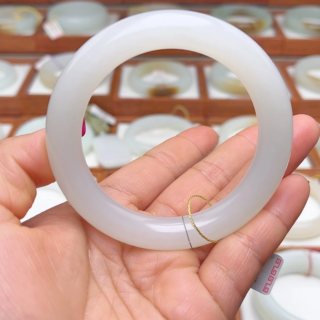 和田玉手镯未镶嵌57