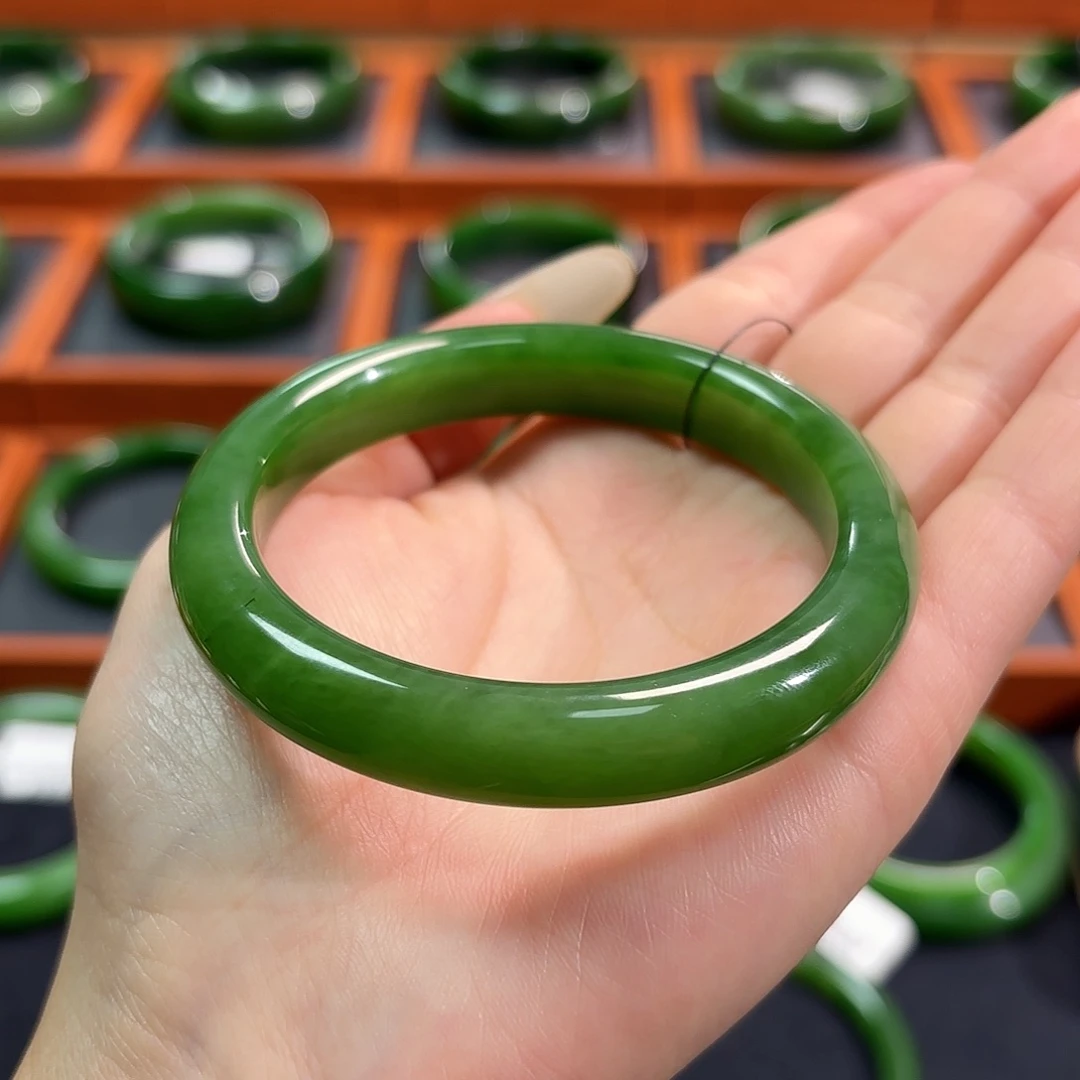 和田玉（碧玉）未镶嵌手镯果阳绿