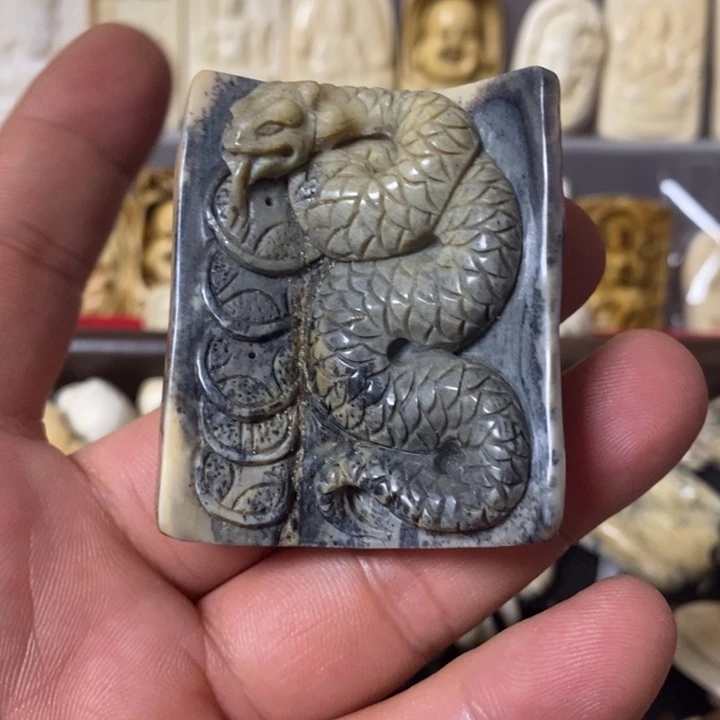 天然猛犸牙雕刻品