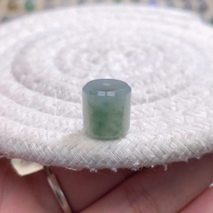 散珠翡翠飘花胶润桶珠卡12.2-12.1mm