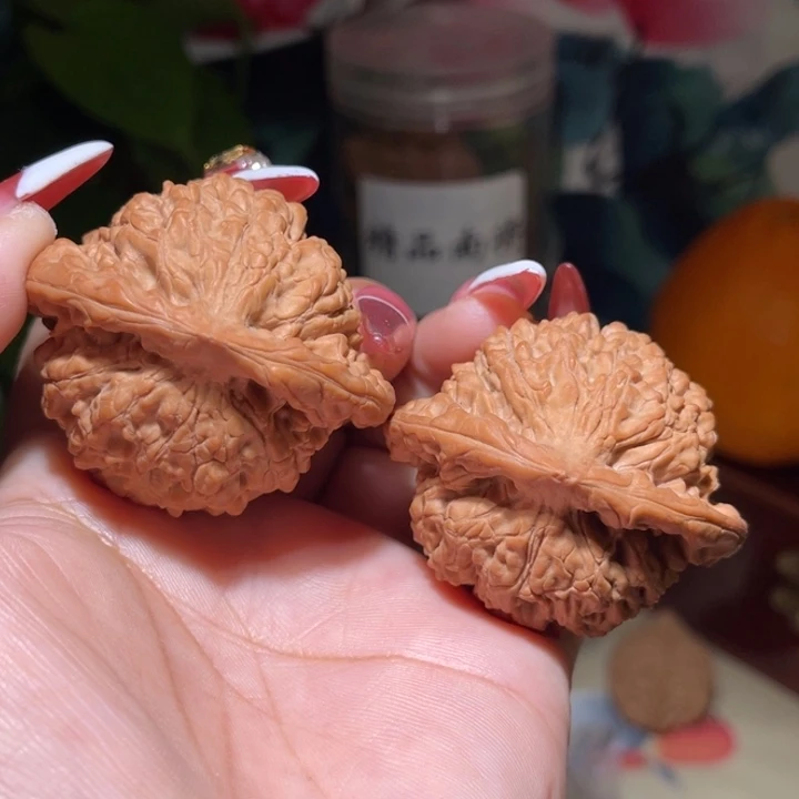 文玩核桃吊坠         48