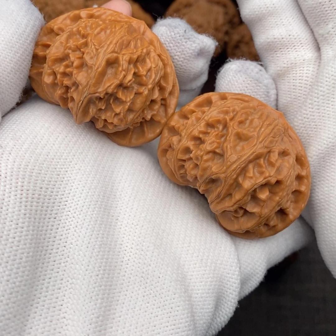 文玩核桃把件45桃心宫灯