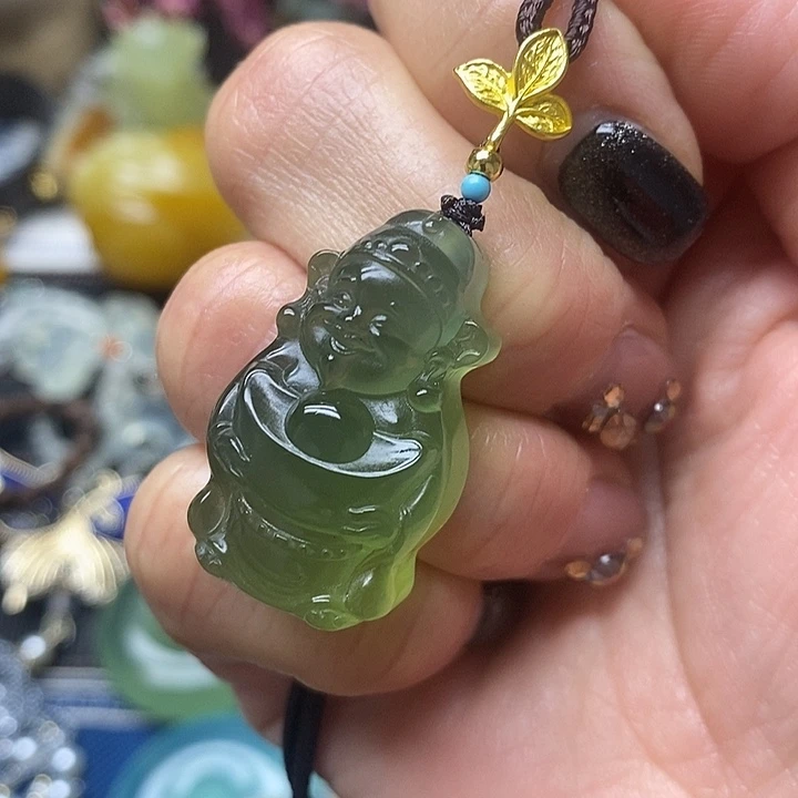 蛇纹石玉未镶嵌颈饰