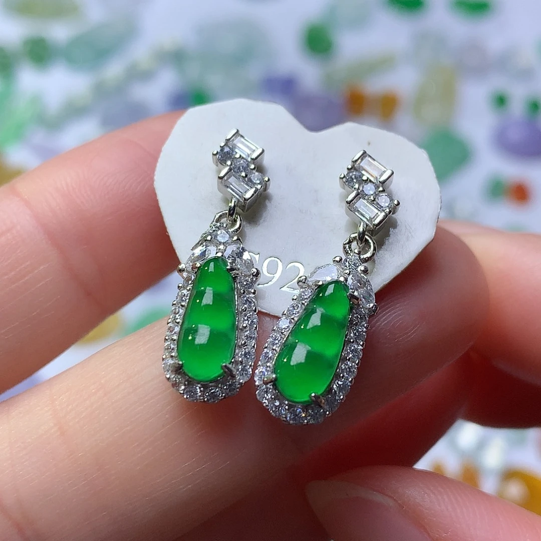 翡翠未镶嵌颈饰豆