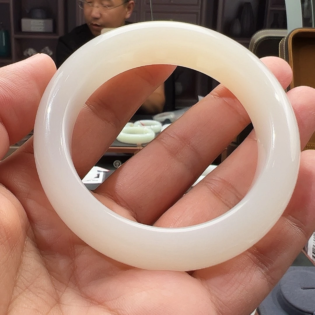 却***6未镶嵌手镯和田玉（白玉）