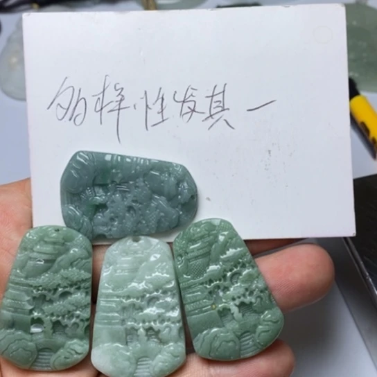 翡翠未镶嵌颈饰翡翠