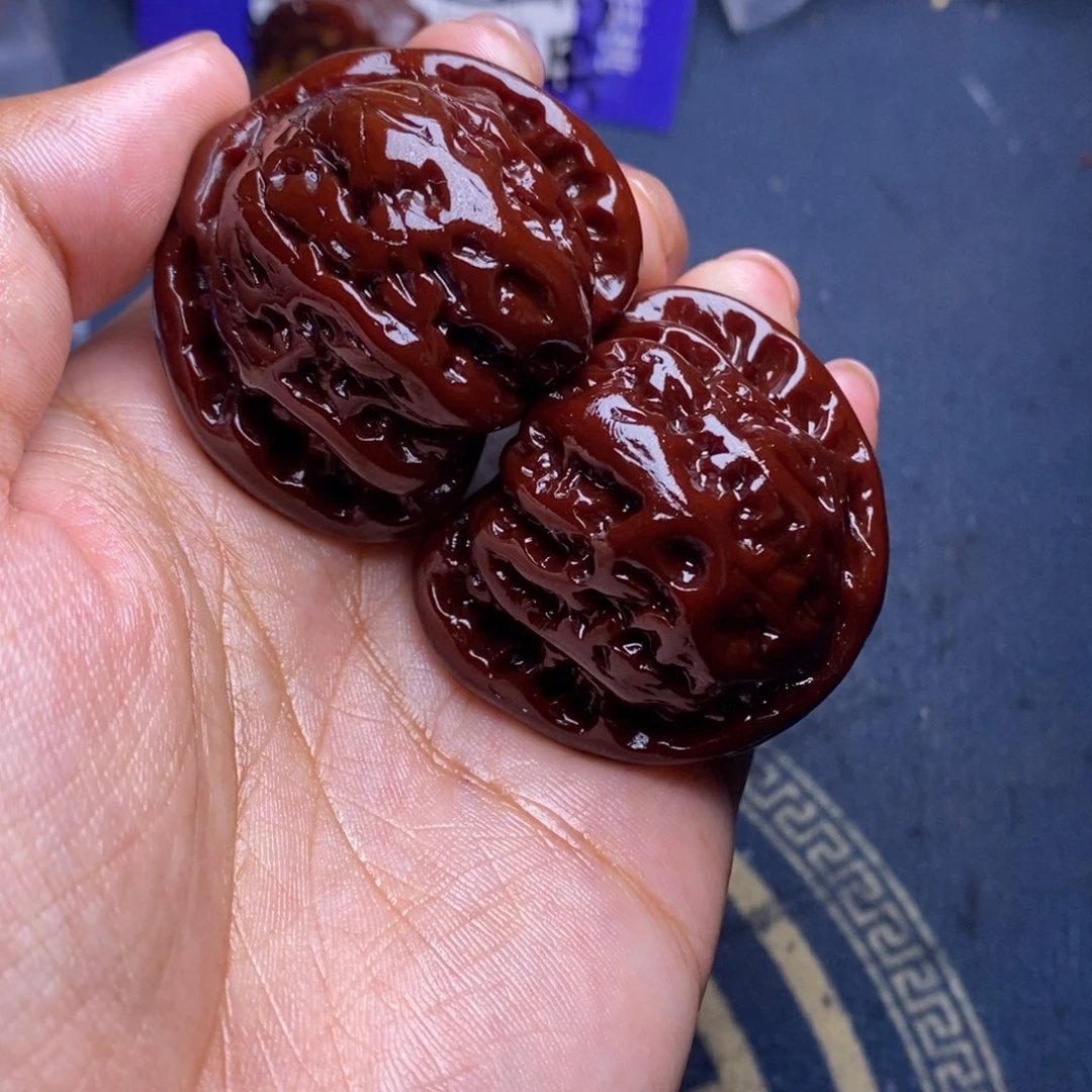 文玩核桃吊坠白狮子42