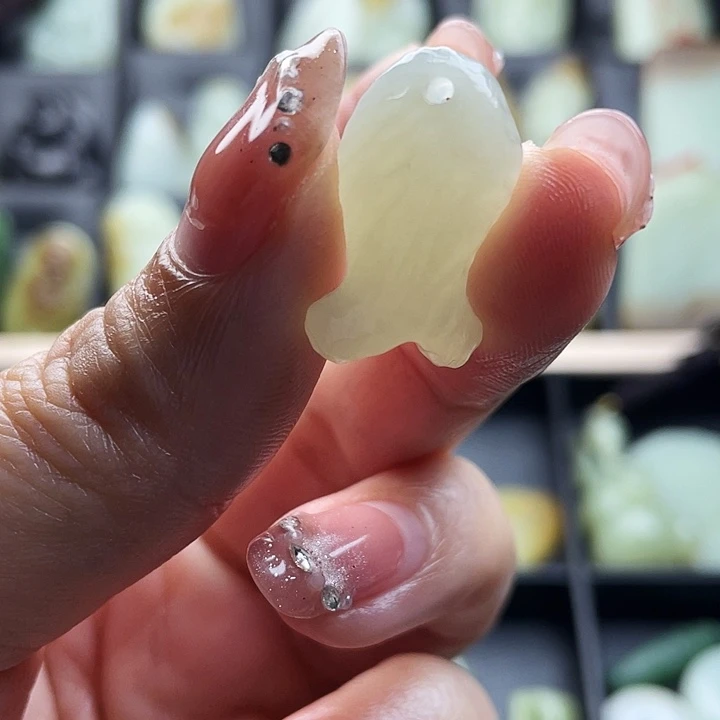 和田玉（糖玉）未镶嵌颈饰