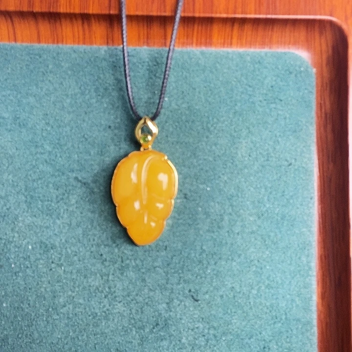 蜜蜡银S925镶嵌颈饰吊坠