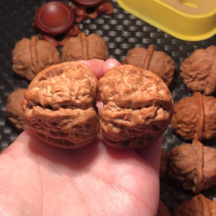 小***肉把件文玩核桃蛤蟆