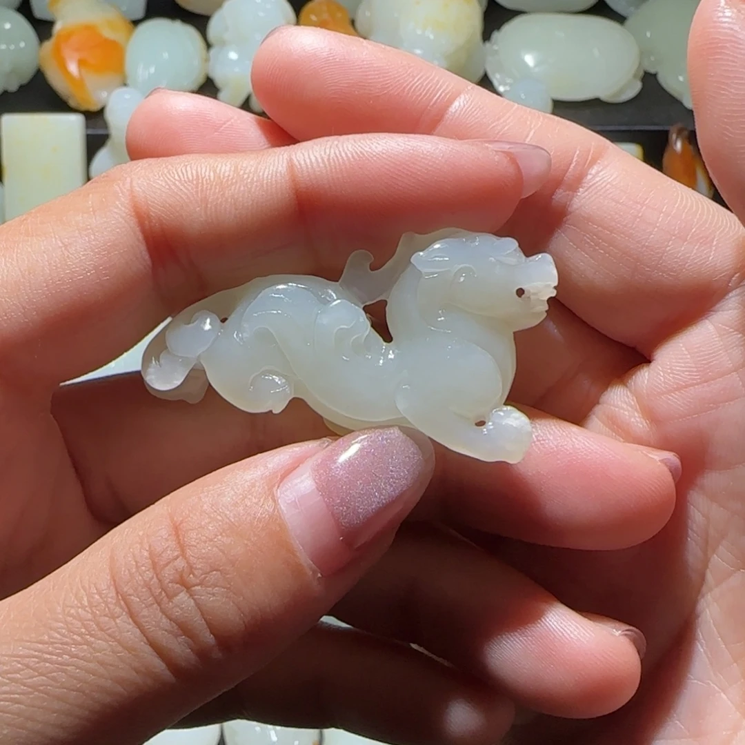 冷***清和田玉未镶嵌颈饰