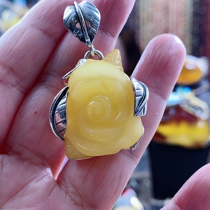 琥珀颈饰银S925镶嵌吊坠