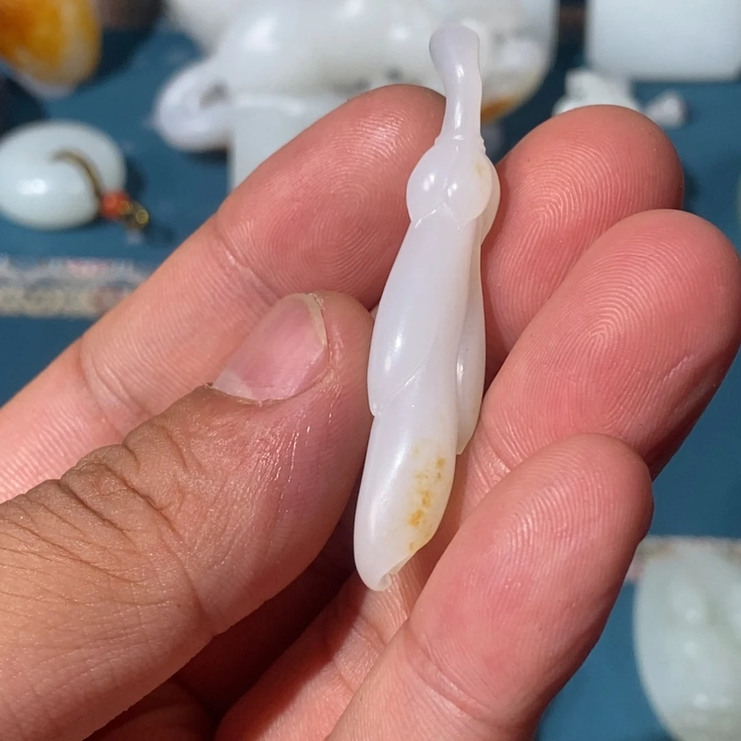 和田玉（糖玉）未镶嵌珠宝奇石