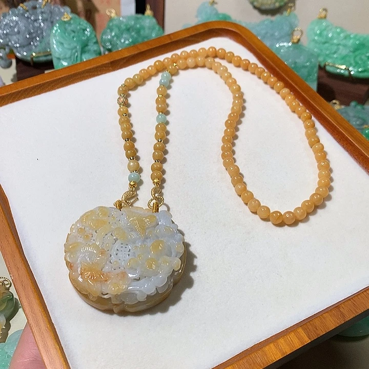 大***朵颈饰未镶嵌翡翠翡翠吊坠