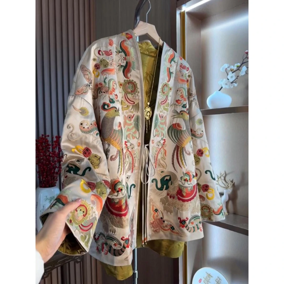 新中式轻奢高级感上衣轻国风重工刺绣盘扣外套女2025新款秋季