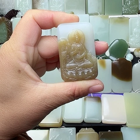 颈饰未镶嵌和田玉平**淡