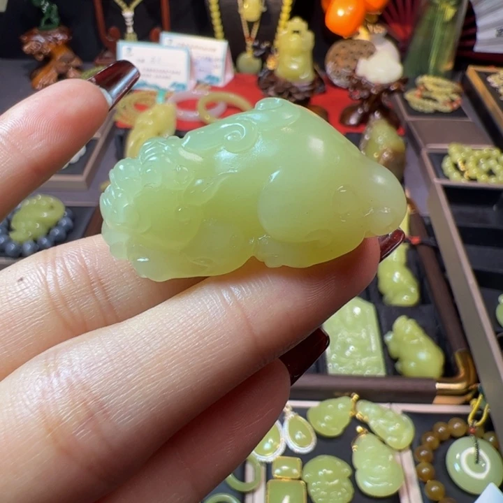 和田玉(黄玉)未镶嵌颈饰