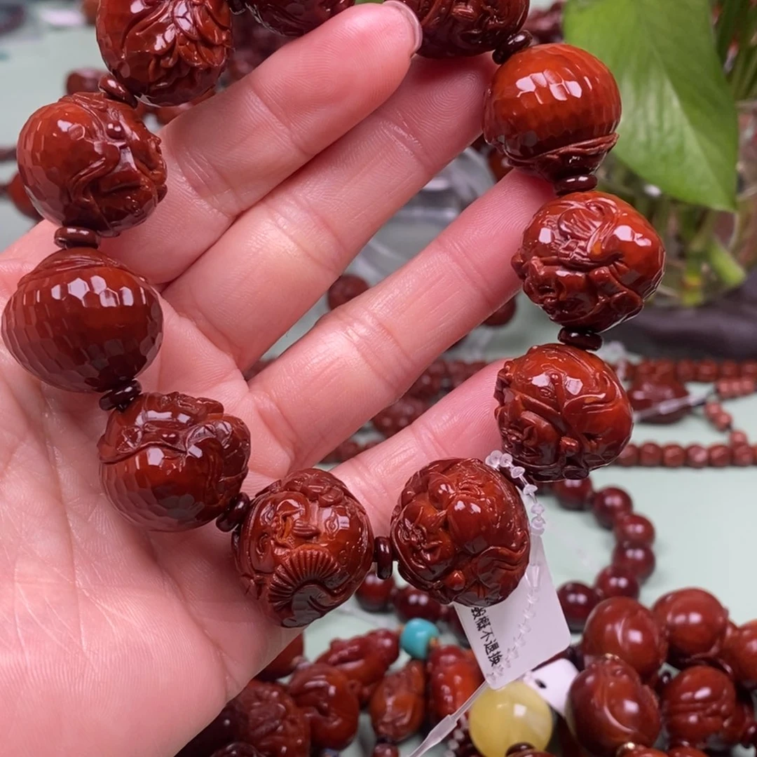 鸿***爷木质橄榄核回血直播间