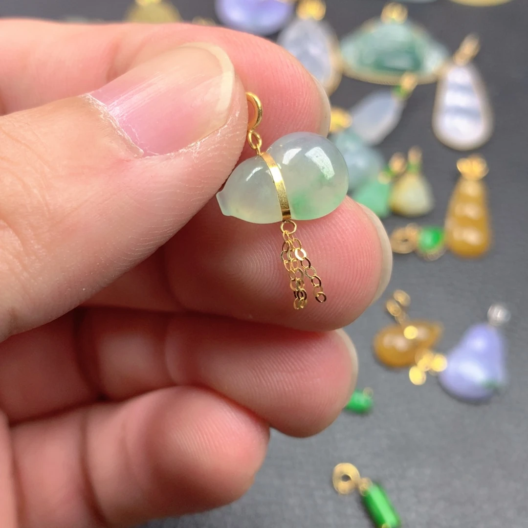 【闪购商品】颈饰18K金镶嵌翡翠翡翠