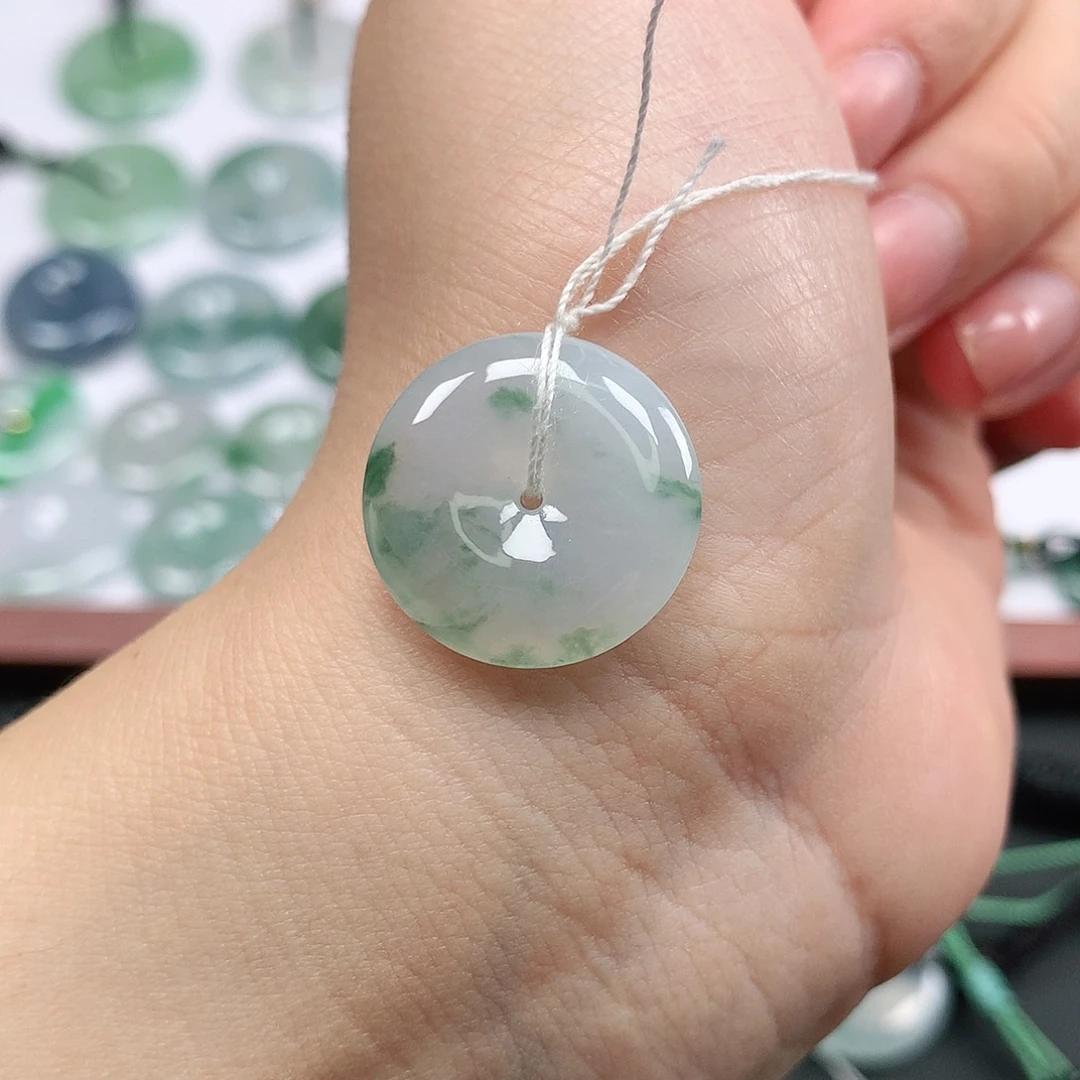 翡翠颈饰未镶嵌张****商平安