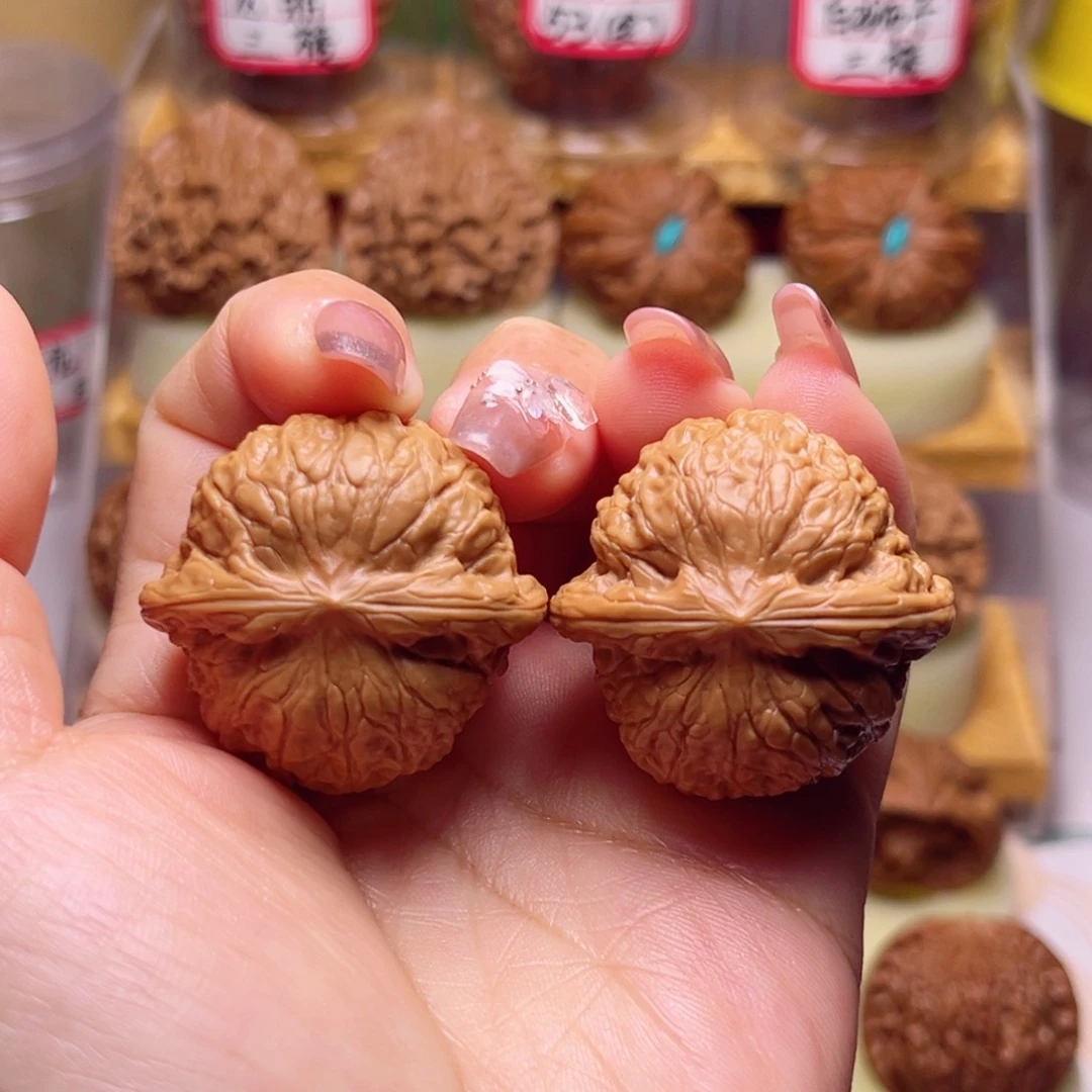 文玩核桃吊坠蟒皮球夜名珠