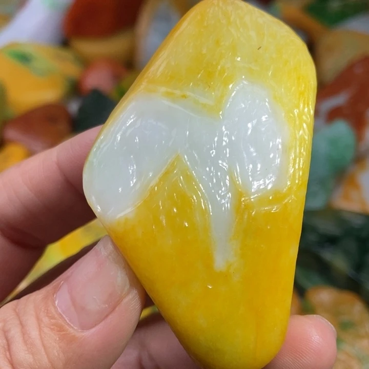 翡翠未镶嵌颈饰缅甸