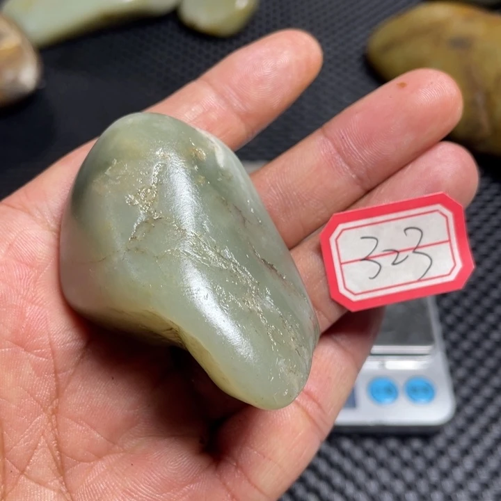 颈饰足铂镶嵌和田玉323