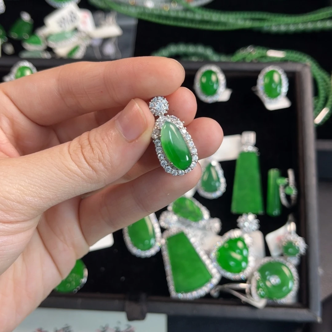 翡翠银S925镶嵌戒指福瓜吊坠