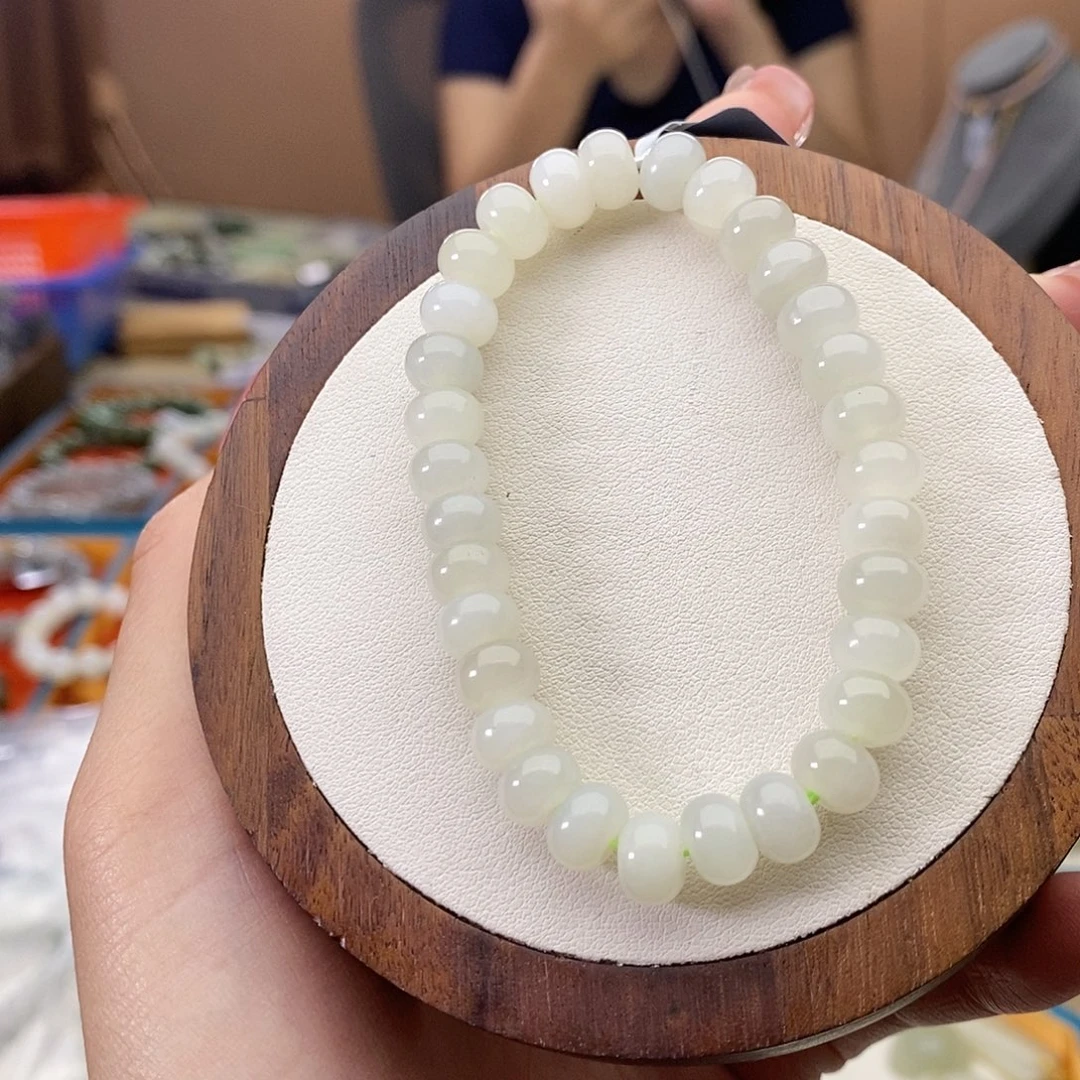 悦****未镶嵌手串和田玉A8