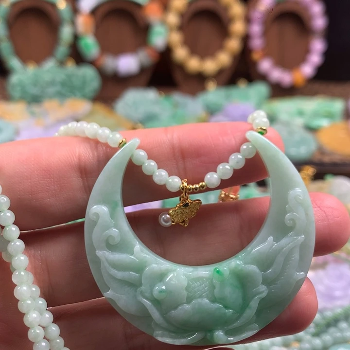 翡翠未镶嵌颈饰吊坠