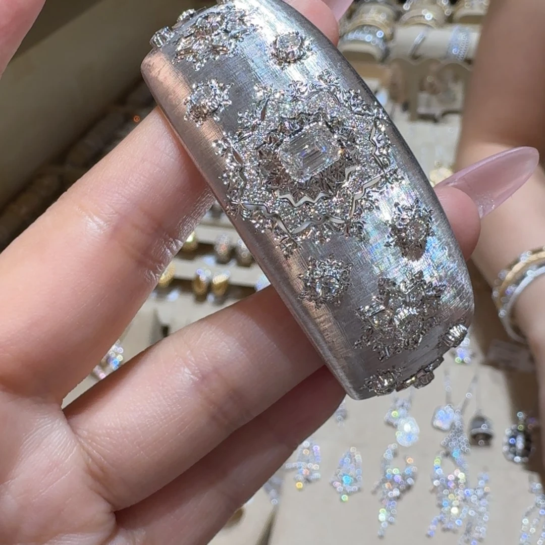 钻石18K金镶嵌手镯