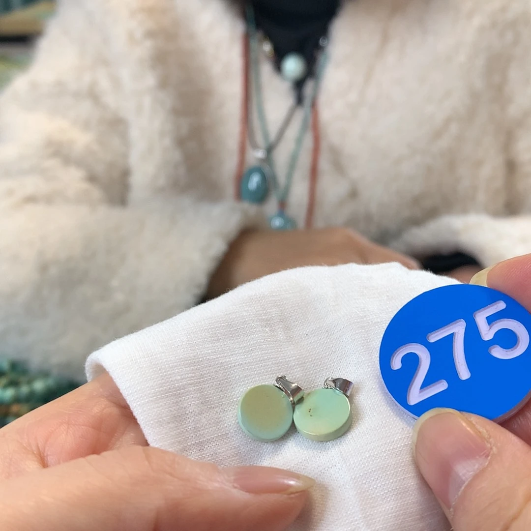 南红玛瑙珠宝奇石未镶嵌自**牛