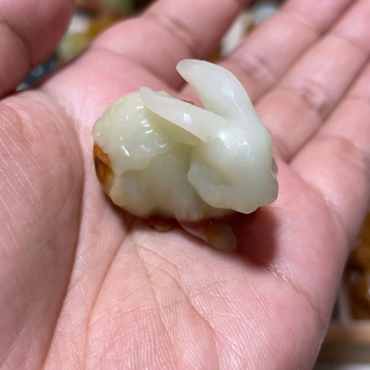 岫玉未镶嵌吊坠(赠链)